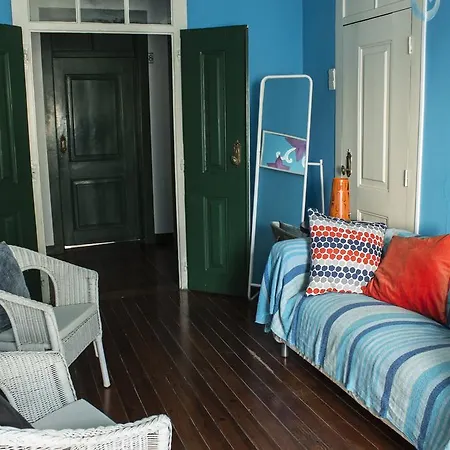 Old Town Hostel *